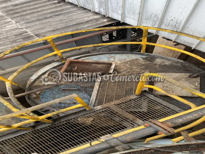 Tanque vertical de proceso termico con serpentin de calentamiento en a — imagen 3 de 3