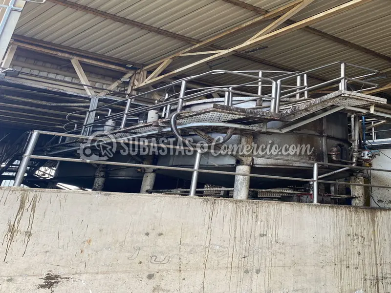 Tanque de mezcla con agitador en acero inoxidable en Barranquilla