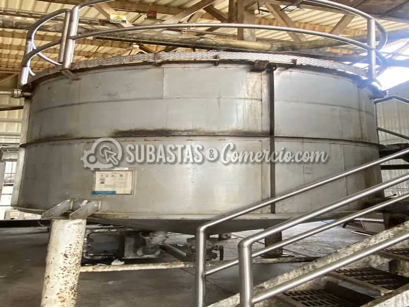 Tanque de mezcla con agitador en acero inoxidable en Barranquilla