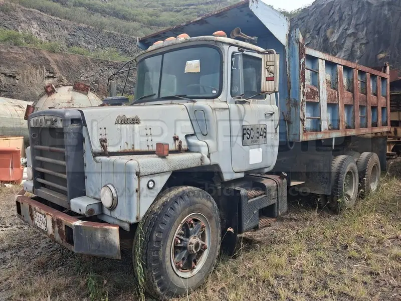 VOLQUETA MACK R 600 MT MOD. 1979, RTM VENCIDA, PLACA: FSC546 Ubic.: YUMBO, VALLE DEL CAUCA