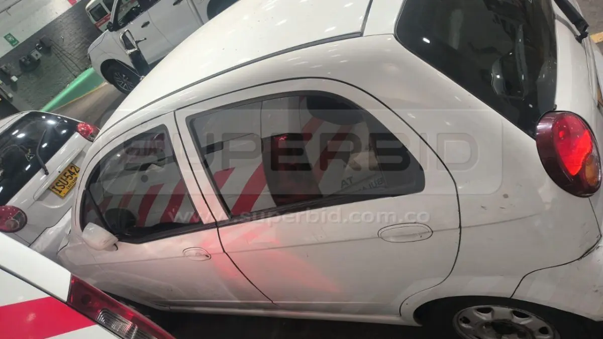 CHEVROLET SPARK MT 995 CC, MOD. 2017, RTM VENCIDA, PLACA: IZW379 Ubic.: Medellin — imagen 3 de 5
