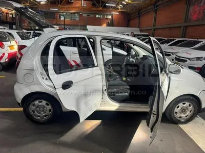 CHEVROLET SPARK MT 995 CC, MOD. 2019, PLACA: EMR104 Ubic.: Bogota — imagen 4 de 6
