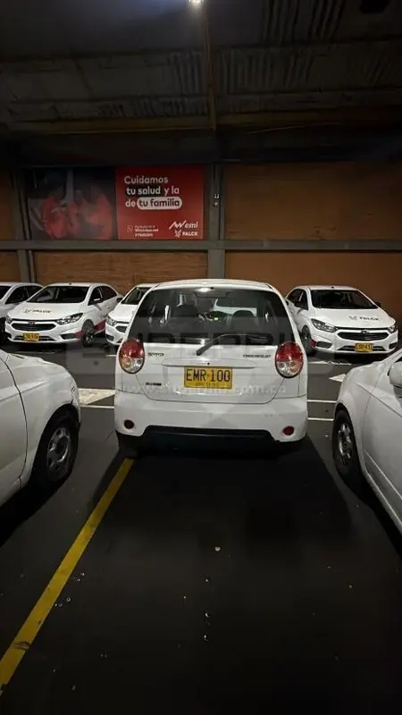 CHEVROLET SPARK MT 995 CC, MOD. 2019, PLACA: EMR100 Ubic.: Bogota — imagen 2 de 4