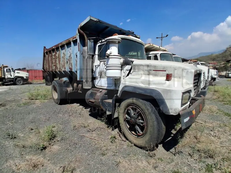 VOLQUETA MACK RD 688 SX MT MOD. 1995, RTM VENCIDA, PLACA: SDM169 Ubic.: YUMBO, VALLE DEL CAUCA