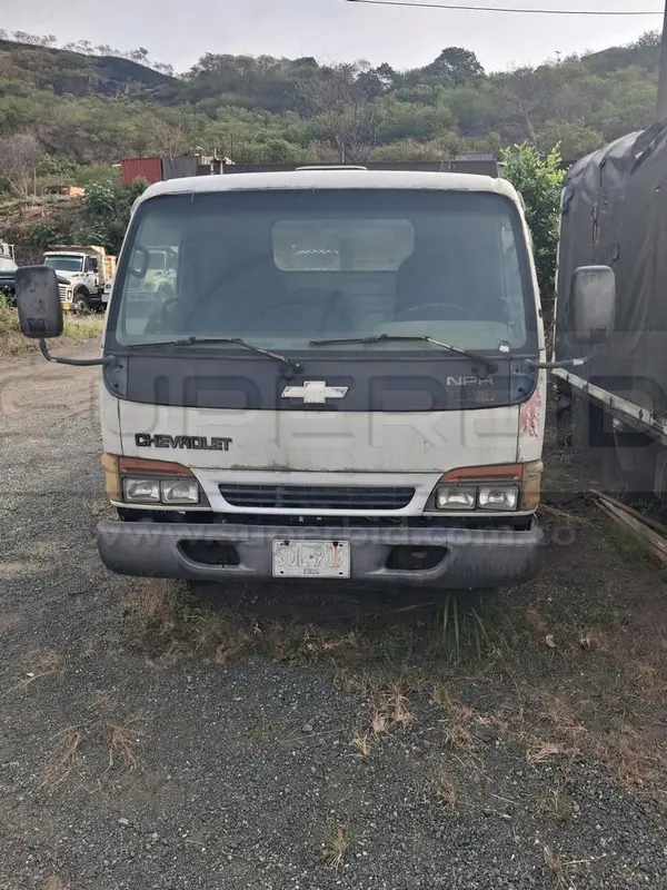 CAMION CHEVROLET NPR MT 4500 CC, MOD. 2004, RTM VENCIDA, PLACA: SQL919 Ubic.: YUMBO, VALLE DEL CAUCA — imagen 2 de 8