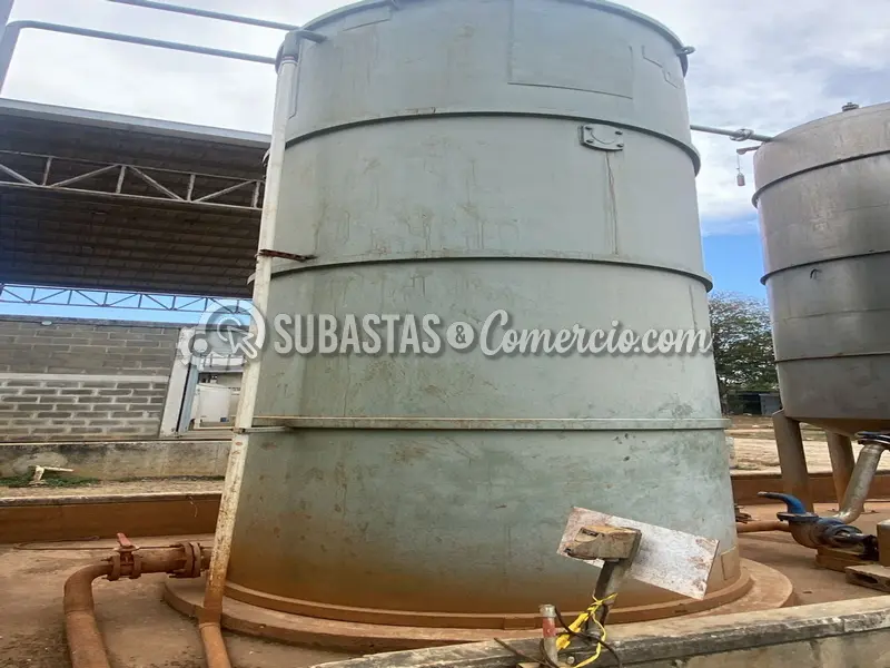 Tanque de almacenamiento en acero al carbon en Barranquilla — imagen 2 de 3