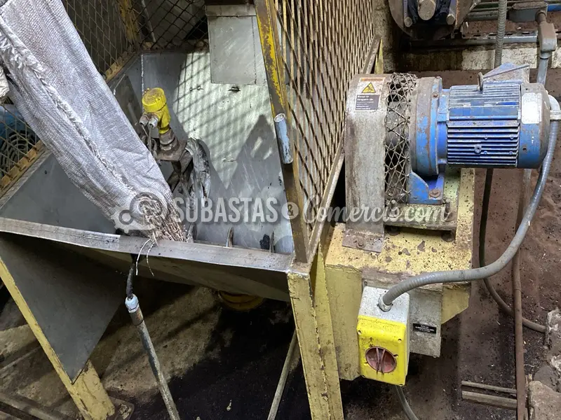 Tolva alimentadora con tornillo transportador en Barranquilla