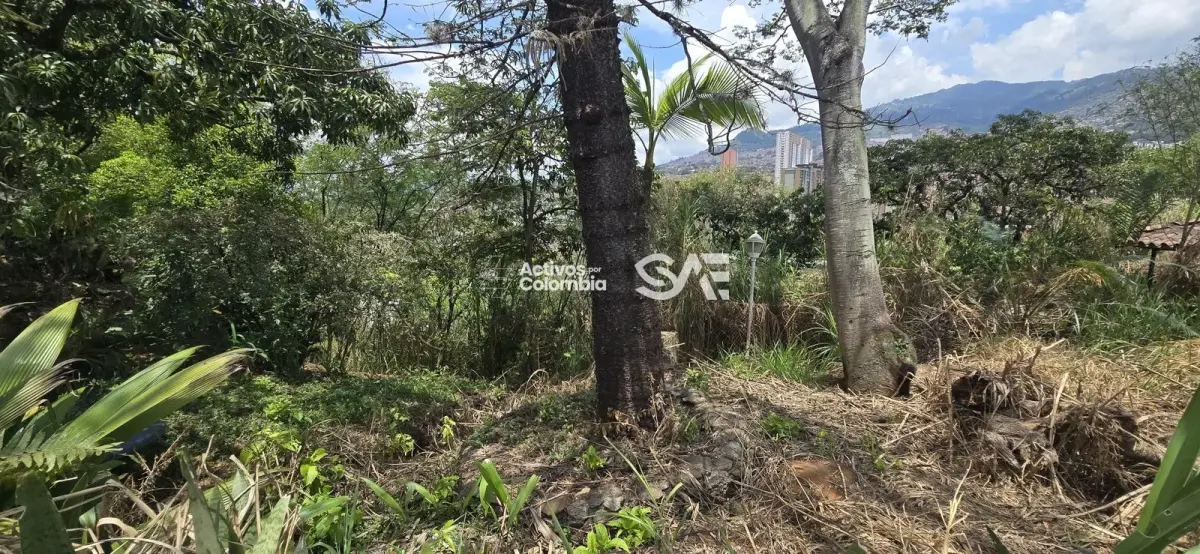 Lote con construcción en venta - Bello, Antioquía — imagen 2 de 10