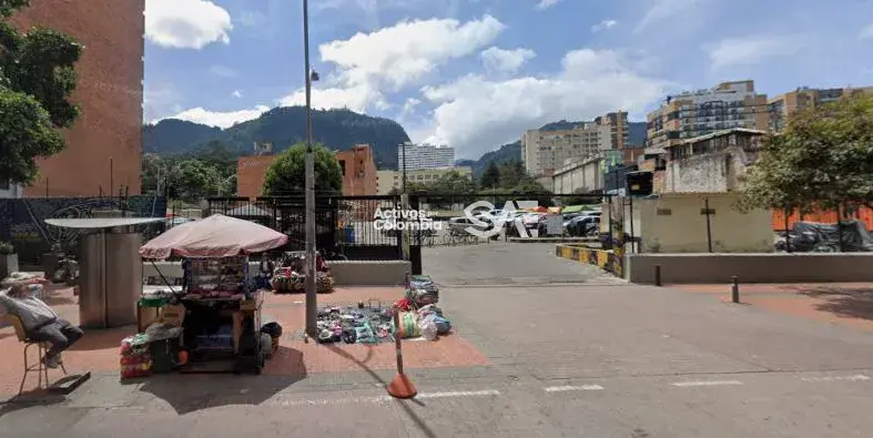 Lote con construcción en Venta - Bogotá